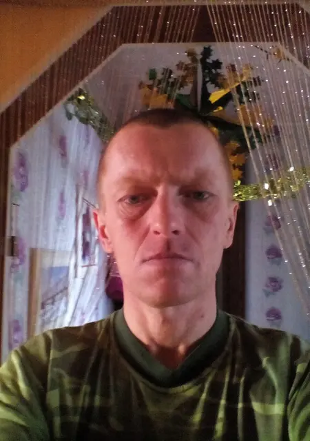 Дмитрий из Чечерска, мне 46, познакомлюсь на одну ночь