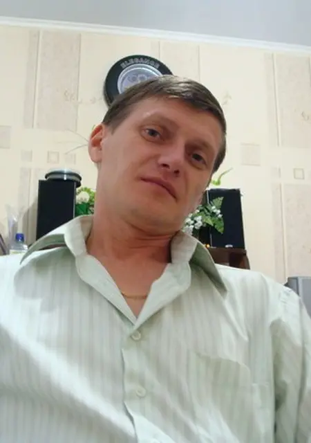 Я Александр, 48, из Каховки, ищу знакомства на одну ночь