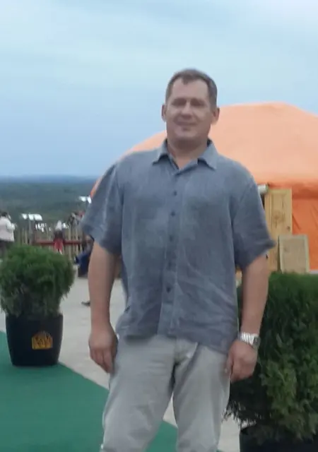 Алекс из Уфы, мне 50, познакомлюсь на одну ночь