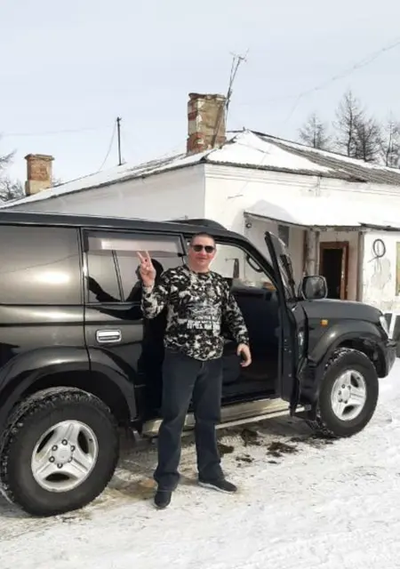 Я Василий, 25, из Магадана, ищу знакомство для постоянных отношений