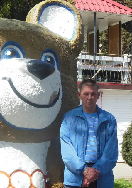 Влад из Алушты, ищу на сайте знакомства без обязательств