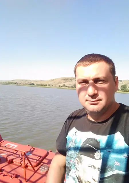 Я Олег, 45, из Камышина, ищу знакомства на одну ночь