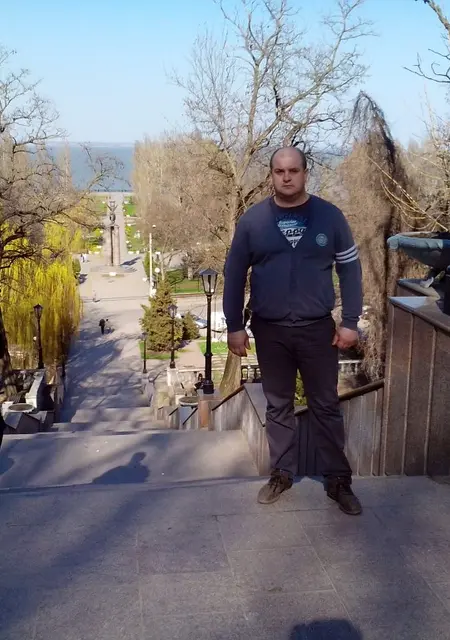 Вова из Старого Оскола, ищу на сайте знакомства на одну ночь