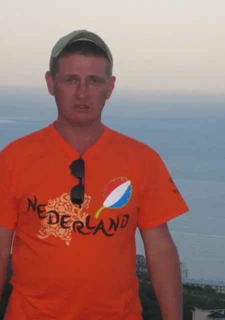 Я Олег, 56, знакомлюсь без обязательств в Харькове