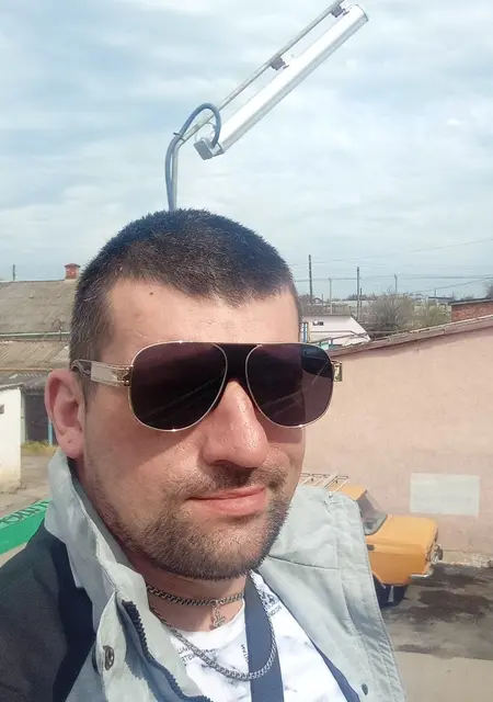 Сергей из Керчи, ищу на сайте знакомства без обязательств