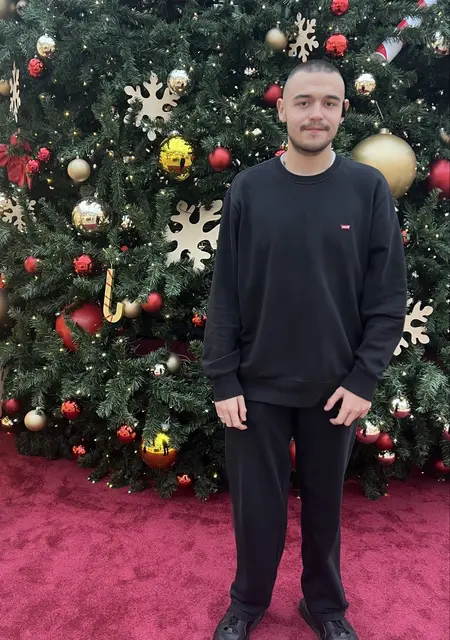 Я Владислав, 19, знакомлюсь для общения в Перми