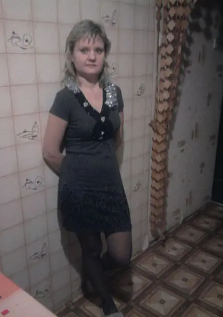 Я Ирина, 44, знакомлюсь для приятного времяпровождения в Зверевом