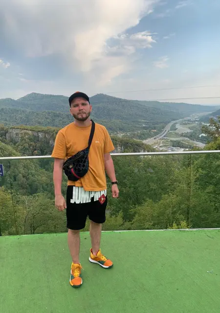 Артемка из Магадана, ищу на сайте знакомства на одну ночь