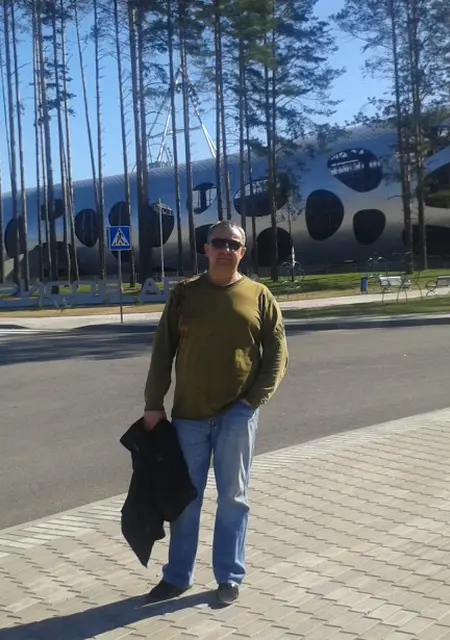 Виталий из Борисова, мне 54, познакомлюсь на одну ночь