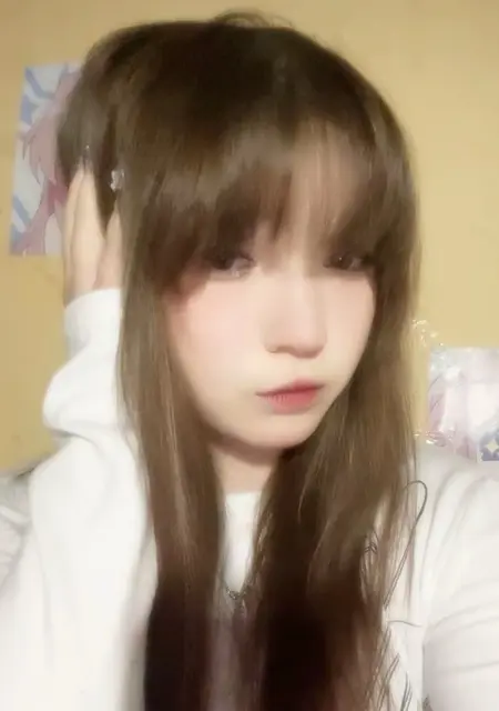 Я Ольчик, 18, из Санкт-Петербурга, ищу знакомство для постоянных отношений