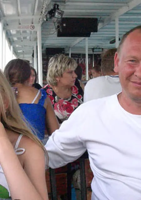 Я D-El- V, 53, из Екатеринбурга, ищу знакомства без обязательств