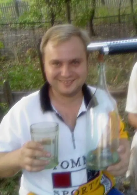 Я Саша, 43, знакомлюсь для дружбы в Енакиеве