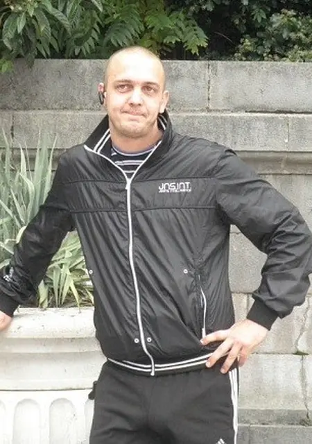 Артем из Керчи, ищу на сайте общение