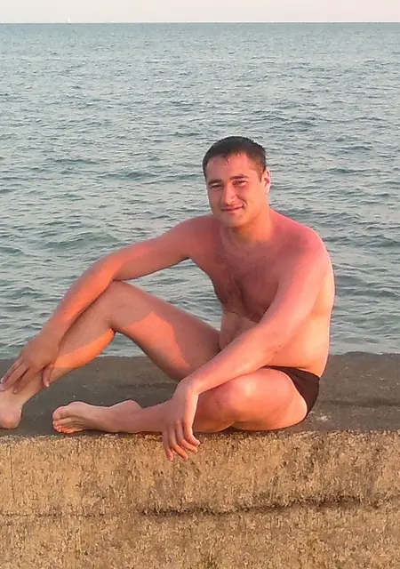 Я Павел, 37, из Большого Камня, ищу знакомства без обязательств