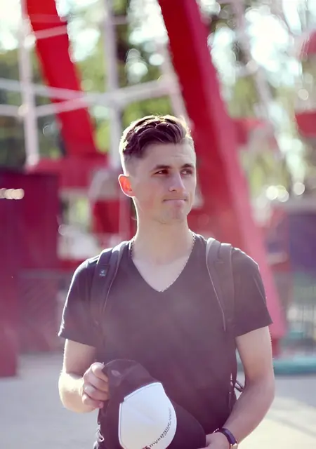 Александр из Сургута, ищу на сайте постоянные отношения