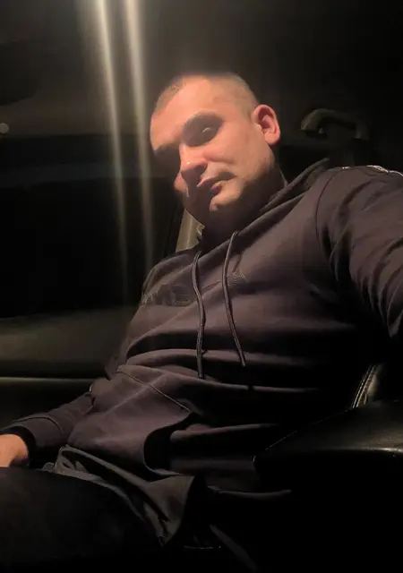 Владимир из Бронниц, мне 32, познакомлюсь для дружбы