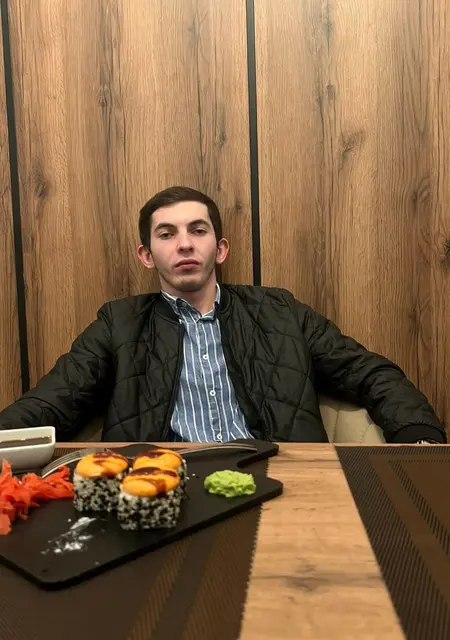 Я Рустам, 22, из Черкесска, ищу знакомства на одну ночь
