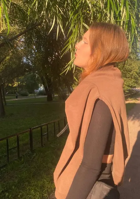 Я Полина, 18, из Санкт-Петербурга, ищу знакомства без обязательств