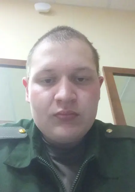 Я Олег, 20, из Новороссийска, ищу знакомства на одну ночь