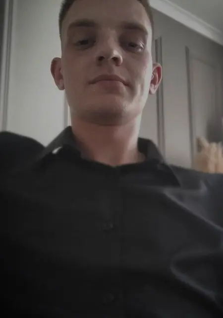 Олег из Уссурийска, мне 23, познакомлюсь на одну ночь