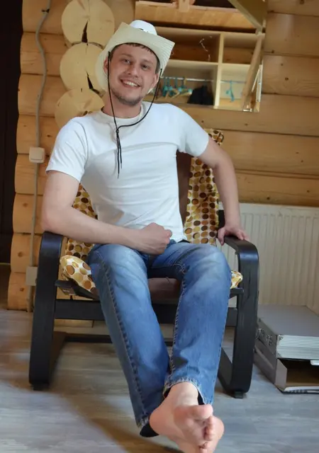 Я Александр, 36, из Октябрьского, ищу знакомство для приятного времяпровождения