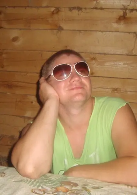 Я Санек, 41, знакомлюсь на одну ночь в Архангельске