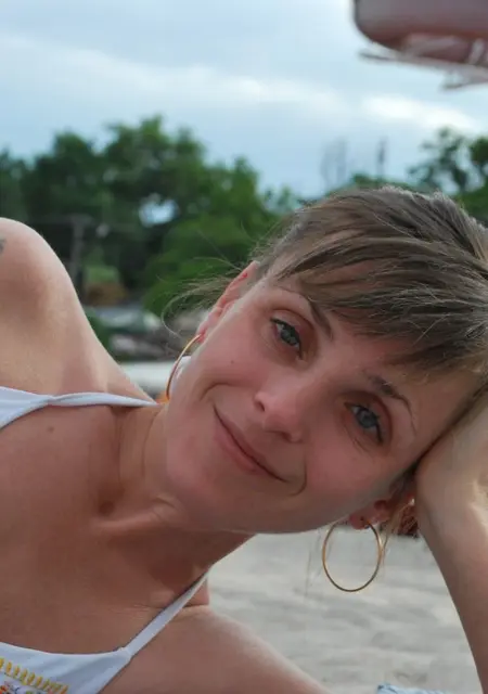 Tania из Одессы, мне 44, познакомлюсь