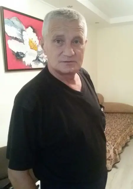 Сергей из Владивостока, ищу на сайте знакомства на одну ночь