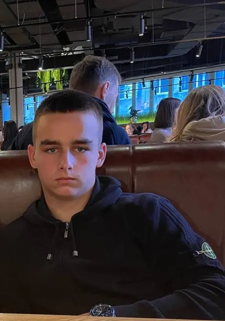 Я Миша, 19, знакомлюсь без обязательств в Костроме