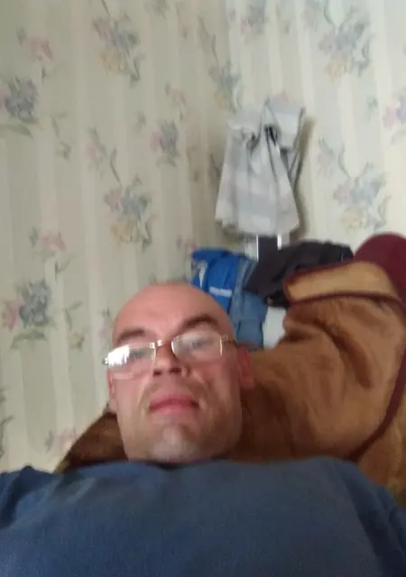 Стас из Пскова, мне 55, познакомлюсь на одну ночь