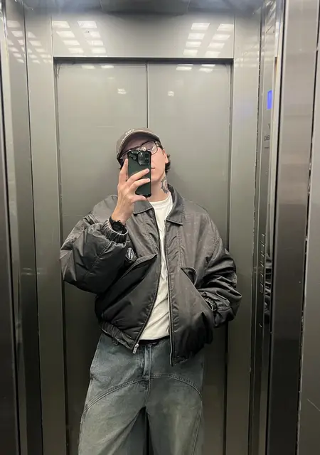 Я Александр, 24, из Москвы, ищу знакомство для постоянных отношений