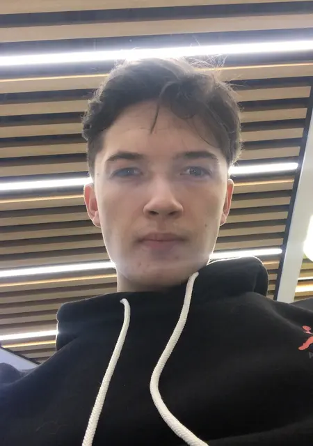 Денис из Магадана, ищу на сайте знакомства без обязательств