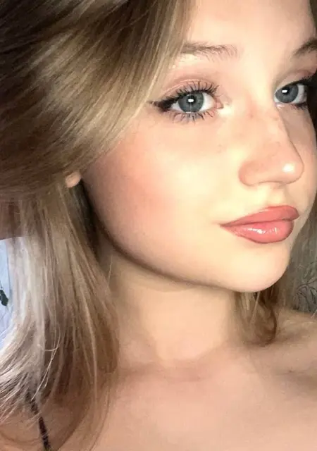 Я Галя, 23, из Миасса, ищу знакомства без обязательств