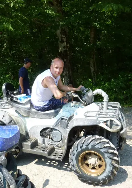 Юра из Нижневартовска, ищу на сайте знакомства без обязательств