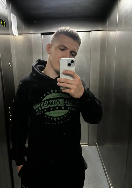 Я Роман, 20, из Калуги, ищу знакомство для общения