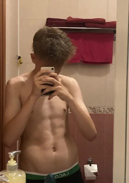 Я Vlad, 19, из Нижнего Тагила, ищу знакомства без обязательств