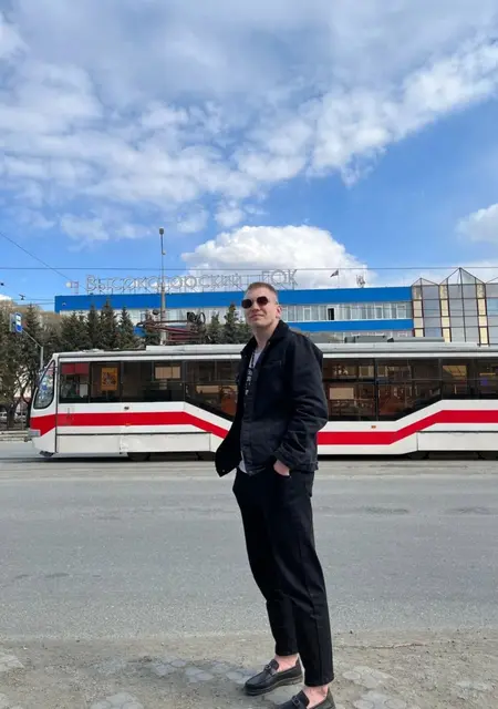 Я Денис, 21, из Нижнего Тагила, ищу знакомства без обязательств