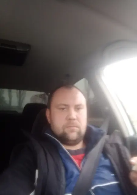 Я Женя, 38, знакомлюсь на одну ночь в Воронеже