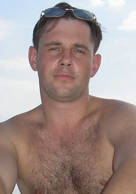 Я Олег, 49, знакомлюсь на одну ночь в Артеме