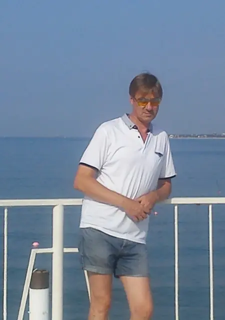 Александр из Чебоксар, мне 52, познакомлюсь на одну ночь