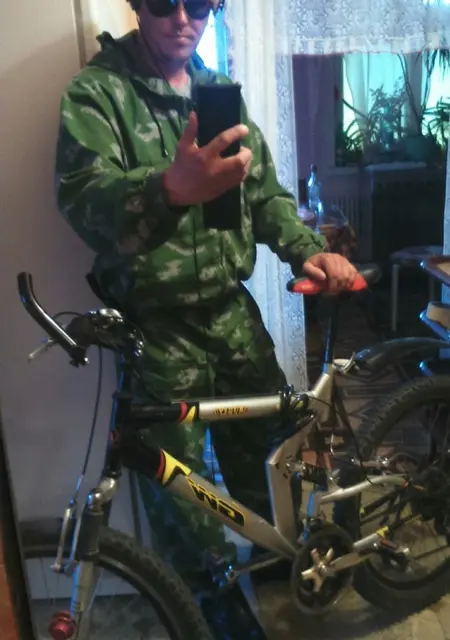 Я Денис, 44, из Соснового Бора, ищу знакомства без обязательств