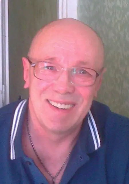 Валентин из Мурманска, ищу на сайте знакомства без обязательств