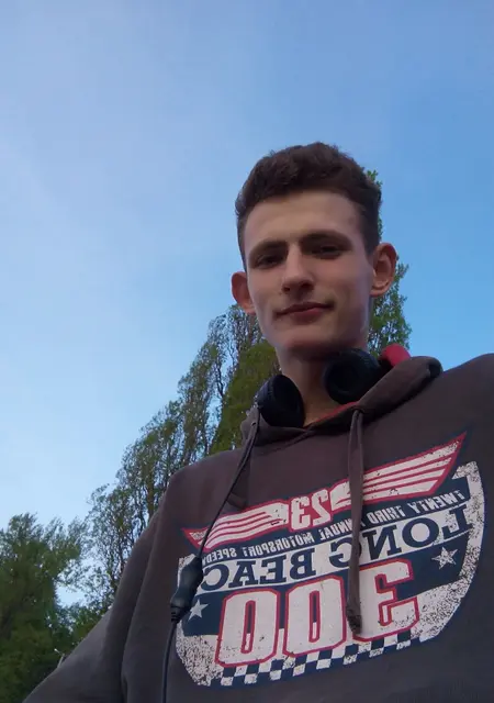 Я Вова, 28, знакомлюсь на одну ночь в Кременчуге