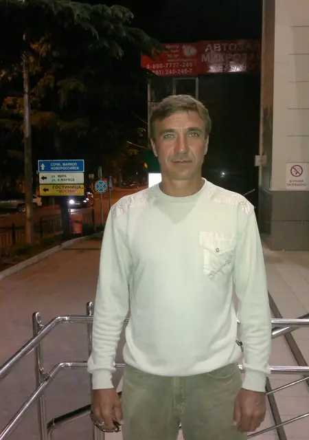 Я Александр, 52, из Армавира, ищу знакомства без обязательств