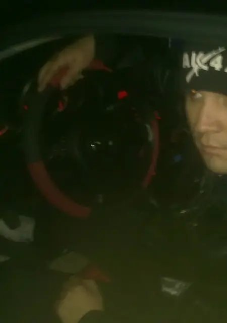 Я Денис, 40, из Нижнего Тагила, ищу знакомства на одну ночь