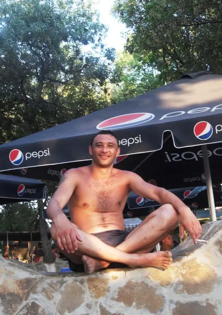 Я Vladimir, 45 років з Павлограда, шукаю знайомство для приємного проведення часу