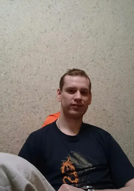 Евгений из Озерска, ищу на сайте постоянные отношения