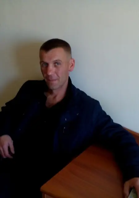 Я Лев Сергеевич, 46, из Холмска, ищу знакомства без обязательств