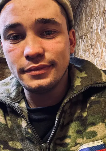 Я Алексей, 25, из Рязани, ищу знакомства на одну ночь