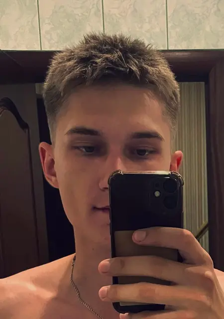 Pavel из Курска, мне 21, познакомлюсь для общения